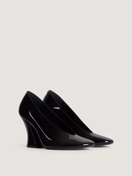 GIVENCHY sculpted patent leather pumps - COD. BE4043E1K6 001 BLACK GIVENCHY sculpted patent leather pumps - COD. BE4043E1K6 001 BLACK