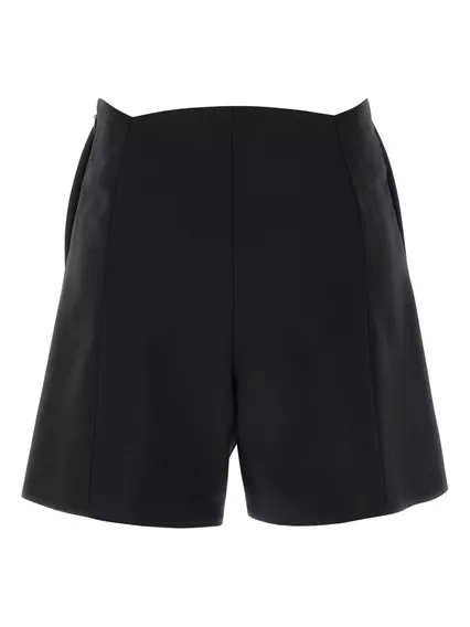 ショートパンツ GIVENCHY Women Shorts  Burmudas BW513J5Y3P 001 Black Black Leather shorts | GIVENCHY | NET-A-PORTER