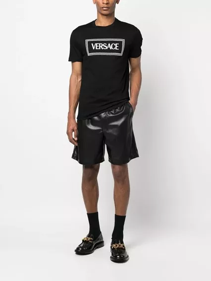 VERSACE T-shirt 90s Vintage Logo - COD. 1011694 1A08584 1B000 NERO VERSACE T-shirt 90s Vintage Logo - COD. 1011694 1A08584 1B000 NERO